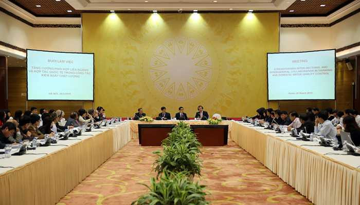 Phó Thủ tướng Vũ Đức Đam làm việc