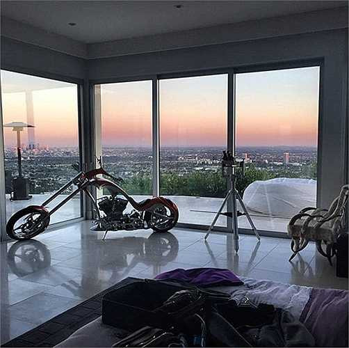 Tài khoản Instagram của triệu phú này hiện có hơn 100.000 người theo dõi