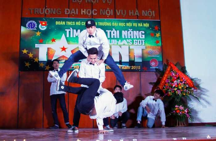Sinh viên ĐH Nội vụ bùng nổ trong đêm 'Huha's Got Talent 2015'