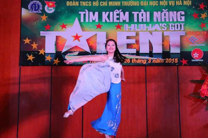 Sinh viên ĐH Nội vụ bùng nổ trong đêm 'Huha's Got Talent 2015'