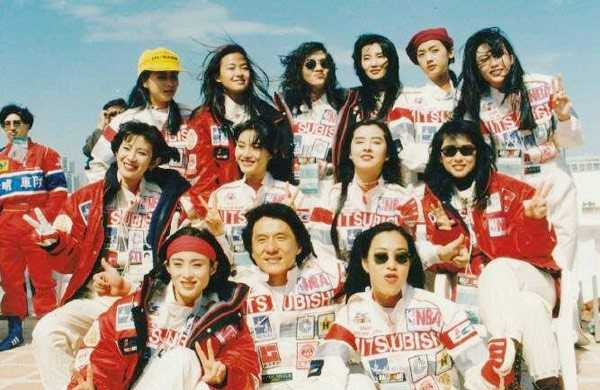 Thời trẻ, mỹ nhân luôn vây quanh Thành Long.