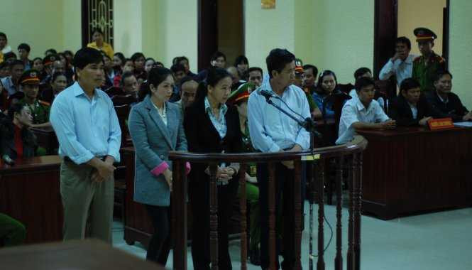 Xét xử bốn bị cáo vụ ba trẻ tử vong sau tiêm vắcxin