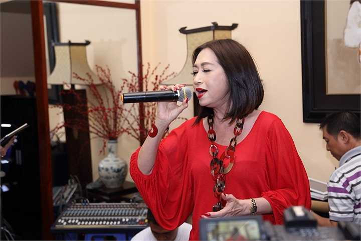 Trong đêm nhạc, Ý Lan và 2 khách mời Quang Linh - Xuân Phú sẽ mang đến cho người yêu nhạc một trải nghiệm âm nhạc đặc biệt về 2 nhạc sĩ tài hoa này