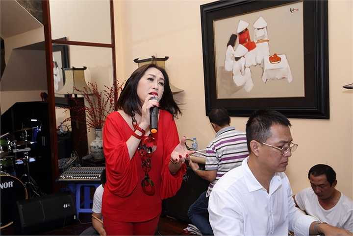 Trong đêm nhạc lần này, ekip đã 'tăng cường' thêm dàn dây từ nhà hát giao hưởng thành phố để qua tiếng hát nức nỡ của Ý Lan sẽ mang đến cho khán giả những bản phối cực kỳ đặc biệt với những ca khúc đã đi vào lòng của 2 vị nhạc sĩ.