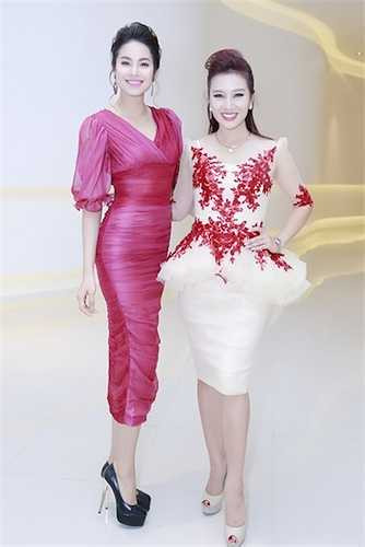 Thu Hương cũng dành nhiều lời khen cho Phạm Hương.