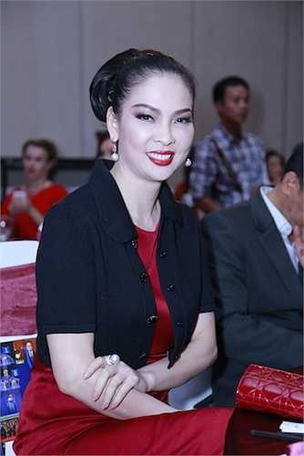 Sự kiện còn có sự góp mặt của người đẹp Thủy Hương.