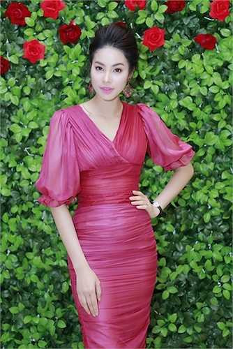 Cô chỉ dừng lại Top 10 trong đêm chung kết. 