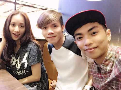  Cả hai thân thiết với nhau như những người bạn