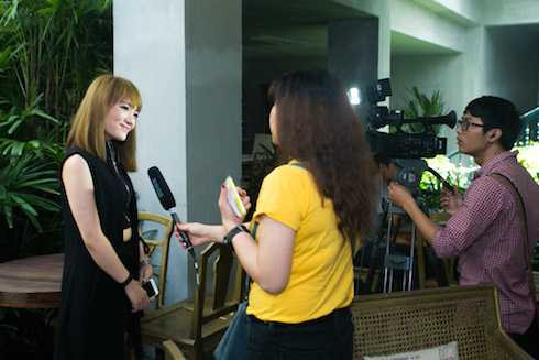 Buổi họp báo thu hút đông đảo sự chú ý của báo giới.