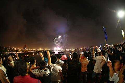 Đà Nẵng, pháo hoa, kỷ niệm 40 giải phóng, rực rỡ, sắc màu