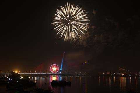 Đà Nẵng, pháo hoa, kỷ niệm 40 giải phóng, rực rỡ, sắc màu