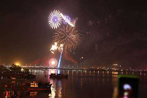 Đà Nẵng, pháo hoa, kỷ niệm 40 giải phóng, rực rỡ, sắc màu