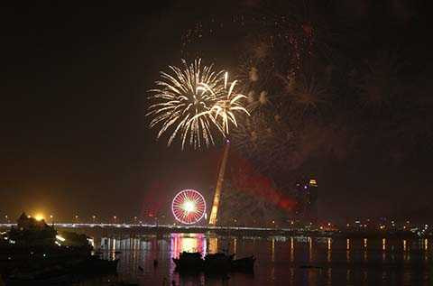 Đà Nẵng, pháo hoa, kỷ niệm 40 giải phóng, rực rỡ, sắc màu