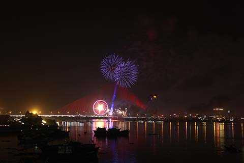 Đà Nẵng, pháo hoa, kỷ niệm 40 giải phóng, rực rỡ, sắc màu