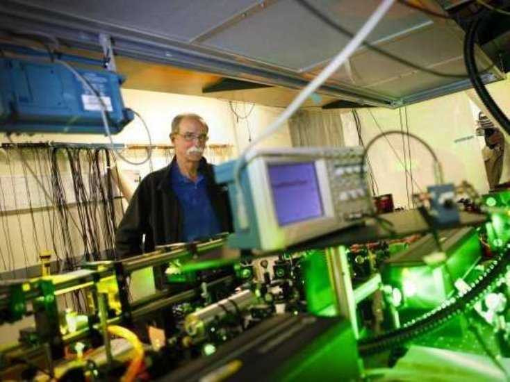 Nhà vật lý học