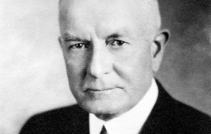 9. Thomas J. Watson: Nhà sáng lập IBM là người ủng hộ lớn cho các hướng đạo sinh Boy Scout. Ông rất thích mặc bộ đồng phục Boy Scout truyền thống và ngồi xung quanh lửa trại với các cậu bé hướng đạo sinh.