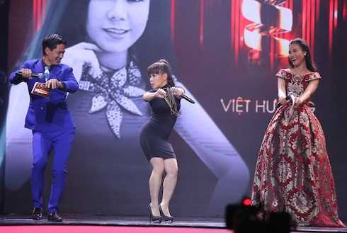 việt hương vũ điệu cồng chiêng