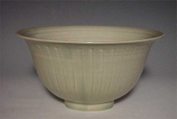 Còn chiếc tô ngọc mỗi khi rót nước vào thì nước trong tô nổi sóng lăn tăn đẹp mắt. Hiện nay, chiếc tô và bình ngọc đã thất lạc, khiến không ít người tiếc nuối. Ảnh: minh họa.