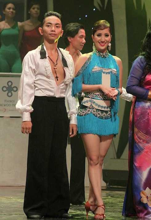 khánh thi phan hiển