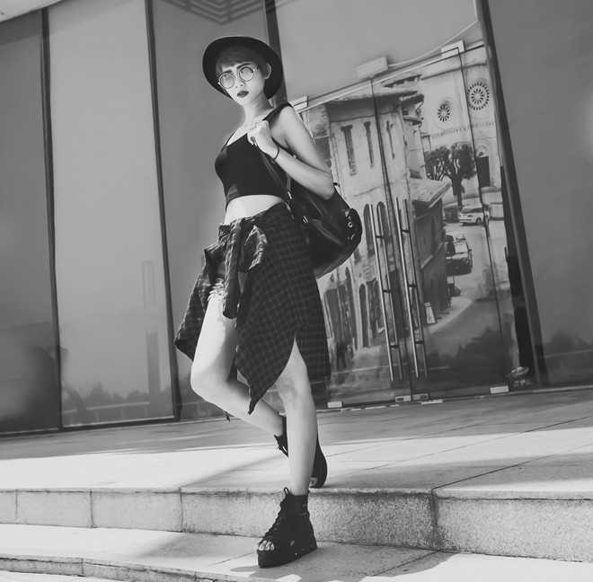 Nữ sinh trường Sân khấu lạ mắt với phong cách mới