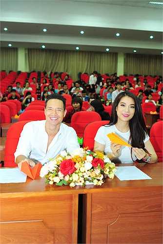 Có khoảng hơn 1000 sinh viên các trường đại học tại TP.HCM đã tới tham dự buổi giao lưu. 