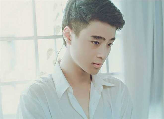 Diễn viên điển trai thấy mình hợp những vai diễn hơi trẻ con nhưng vẫn phải là người con trai mạnh mẽ và là chỗ dựa cho người yêu. Trong tương lai, anh chàng muốn đảm nhận những vai cá tính và thử thách hơn.