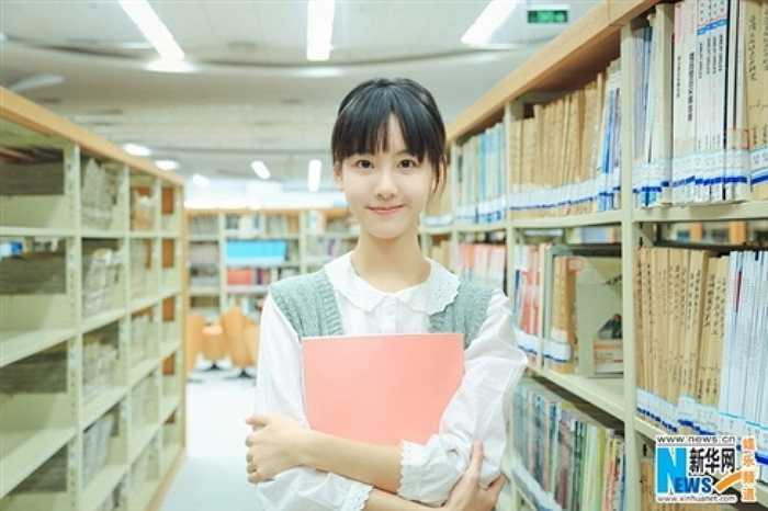 Trần Đô Linh từng gây tiếng vang khi vượt mặt 'cô bé trà sữa' Chương Trạch Thiên trong cuộc bình chọn hoa khôi toàn Trung Quốc năm 2013.