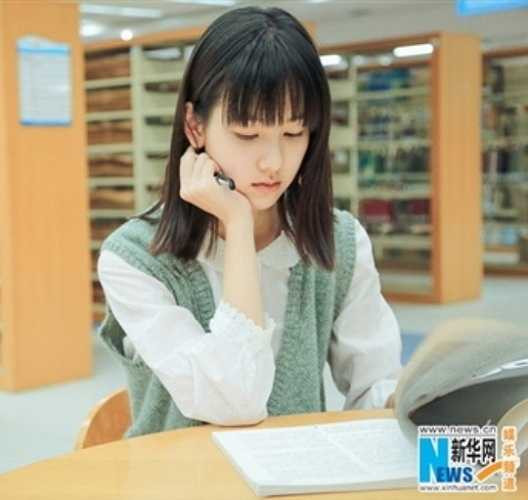 Vai nữ chính Lý Nhĩ từng được Tô Hữu Bằng nhắm cho 'hot girl trà sữa' Chương Trạch Thiên nhưng không thành. Tuy nhiên, nam diễn viên - đạo diễn rất ưng ý Trần Đô Linh và khen cô là 'người bước ra từ tiểu thuyết'.