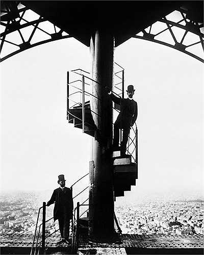 Tháp Eiffel hoàn thành vào ngày 31/3/1889