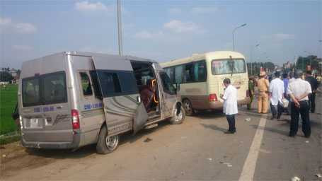 Bộ trưởng Thăng: Cách chức lãnh đạo để xe quá tải phá đường