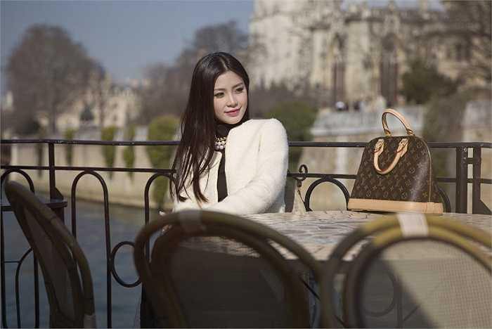 Thời gian ở Pháp, Diễm Trang phối hợp cùng ê-kip thực hiện bộ ảnh mới.