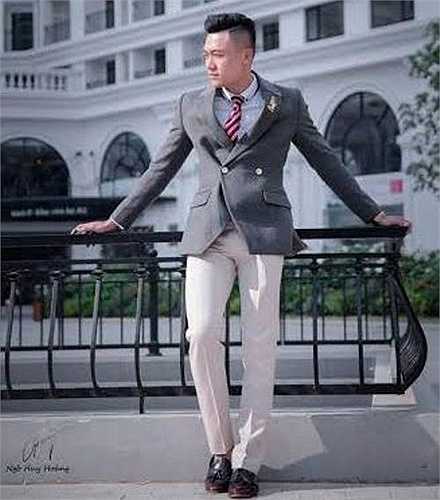 Cậu bạn mà chúng ta đang nhắc đến là một cựu sinh viên lớp diễn viên Kịch-Điện ảnh-Truyền hình K30, ĐH Sân khấu Điện ảnh Hà Nội. 