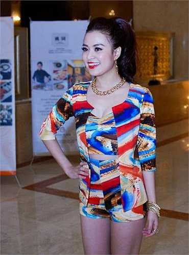 Năm 2014, Hoàng Thùy Linh có cú bật khá lớn trong lĩnh vực diễn xuất khi được đạo diễn Quang Huy mời đích danh trở thành nữ diễn viên chính trong dự án phim điện ảnh Thần tượng