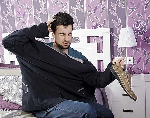 Giảm sự khó chịu sau cơn say: Nếu bạn thức dậy thấy người nôn nao, do một bữa tiệc mùa hè, hãy thử uống nước dừa bạn sẽ thấy sảng khoái hơn.