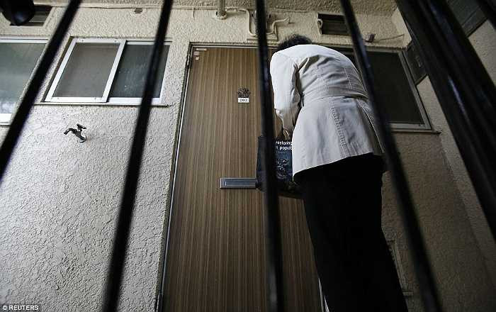 Nhật Bản đang có đến 5 triệu người cao tuổi sống một mình nên số thi thể chết cô độc trong các căn hộ trống vắng sẽ còn tăng cao.