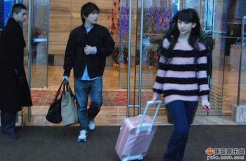 Mẫu teen Tạ Chỉ Huệ