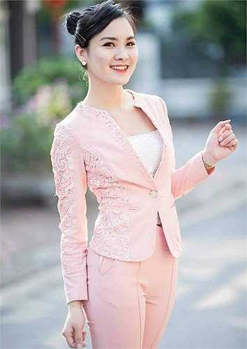 Cô bạn xinh xắn này là Nguyễn Phương Thu (1993), biệt danh Thu Mèo, đến từ Việt Trì - Phú Thọ. 