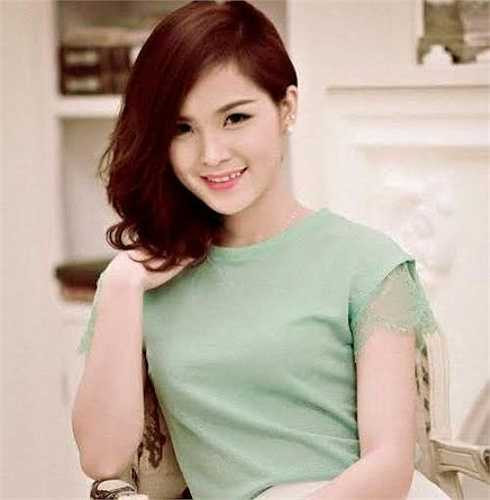 Thu chia sẻ: 'Mình cảm thấy rất hài lòng về cuộc sống hiện tại, dù không phải dư thừa nhưng vẫn thấy rất hài lòng, đủ trang trải cuộc sống với nghề tay trái là làm mẫu ảnh'. 