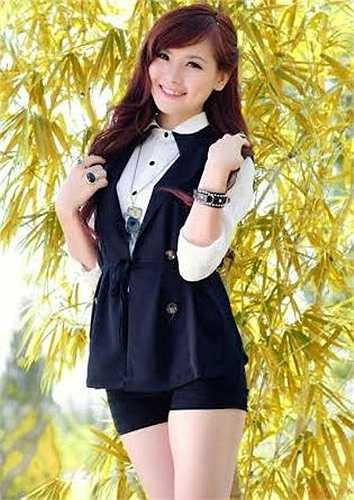 Thu cũng đạt nhiều thành tích trong các hoạt động thể dục thể thao của trwuofng như giải Nhì Hội khỏe Phù Đổng môn Điền kinh, giải Vàng, Bạc múa đồng đội trong chương trình 'Giai điệu hồng toàn quốc'.