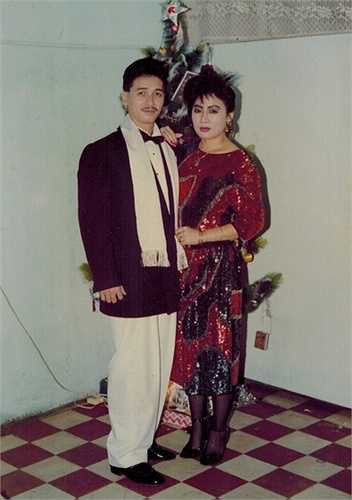 Nguyễn Hưng bắt đầu bước vào âm nhạc không bằng giọng hát, không bằng những bước nhảy mà với bộ trống, một nhạc cụ anh rất mê và anh đã gia nhập ban nhạc trẻ The Radiations, đi trình diễn nhiều nơi suốt 2 năm.