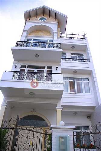 Tòa dinh thự 3 tầng vô cùng sang trọng, ấm cúng của Đăng Khôi.