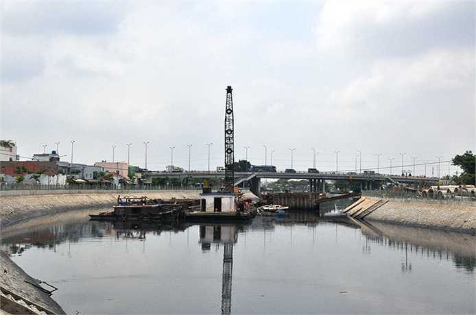 Toàn cảnh 'dòng kênh chết' được hồi sinh giải cứu hơn 1 triệu người dân bị ô nhiễm. 