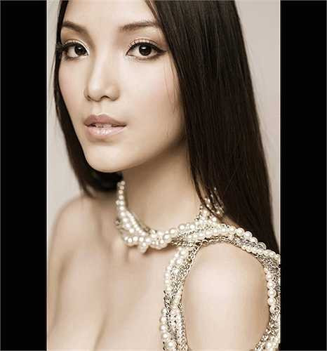 Nhiều người còn ca ngợi cô là 'bản sao Trương Tử Lâm' vì có những nét hao hao giống hoa hậu Trung Quốc. 