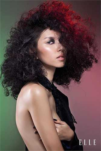 Được gọi là 'Kate Moss Việt Nam', Nguyễn Thùy Dương sinh năm 1990 có chiều cao 1m74 cùng thân hình mỏng manh 