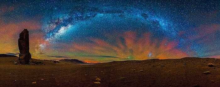 Dải thiên hà trong một bức ảnh chụp giữa biên giới 3 nước Bolivia, Chile và Argentina