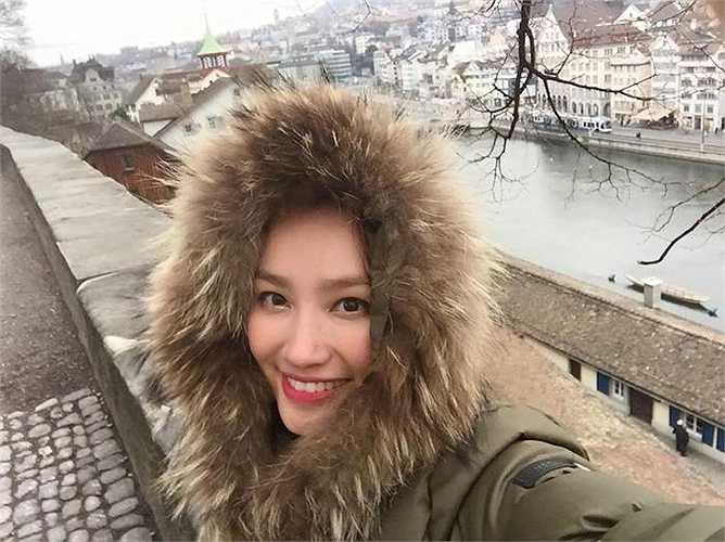 Gương mặt của Hoa hậu Thời trang 2007 ánh lên vẻ hạnh phúc.
