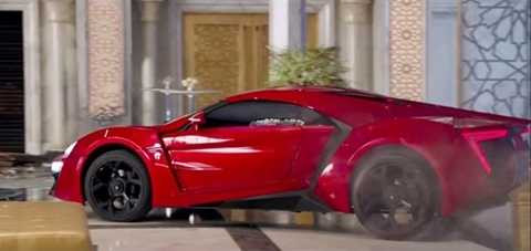 Đằng sau cảnh Lykan Hypersport bay qua 3 toà nhà trong FF7