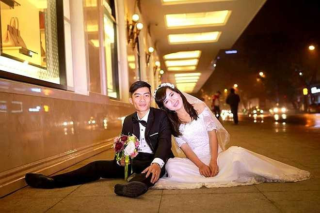 Mỗi tuần đi họp câu lạc bộ một lần, Tuấn Anh và Thu Hà có cơ hội gặp gỡ, giao lưu với nhau. Tháng 11/2013, Tuấn Anh lấy hết can đảm, tỏ tình Thu Hà tại buổi sinh nhật của các thành viên CLB . 'Lúc đó, mình rất lo lắng. Nếu Hà từ chối thì không biết sau đó sẽ ra sao. Thật may, cô ấy cũng thích mình' - Tuấn Anh chia sẻ.