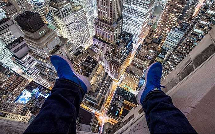 Nhìn xuống đường phố New York từ tầng 70