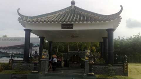 Khối vàng 300 tỷ, đá thiên thạch 120 tỉ trấn yểm mộ đại gia